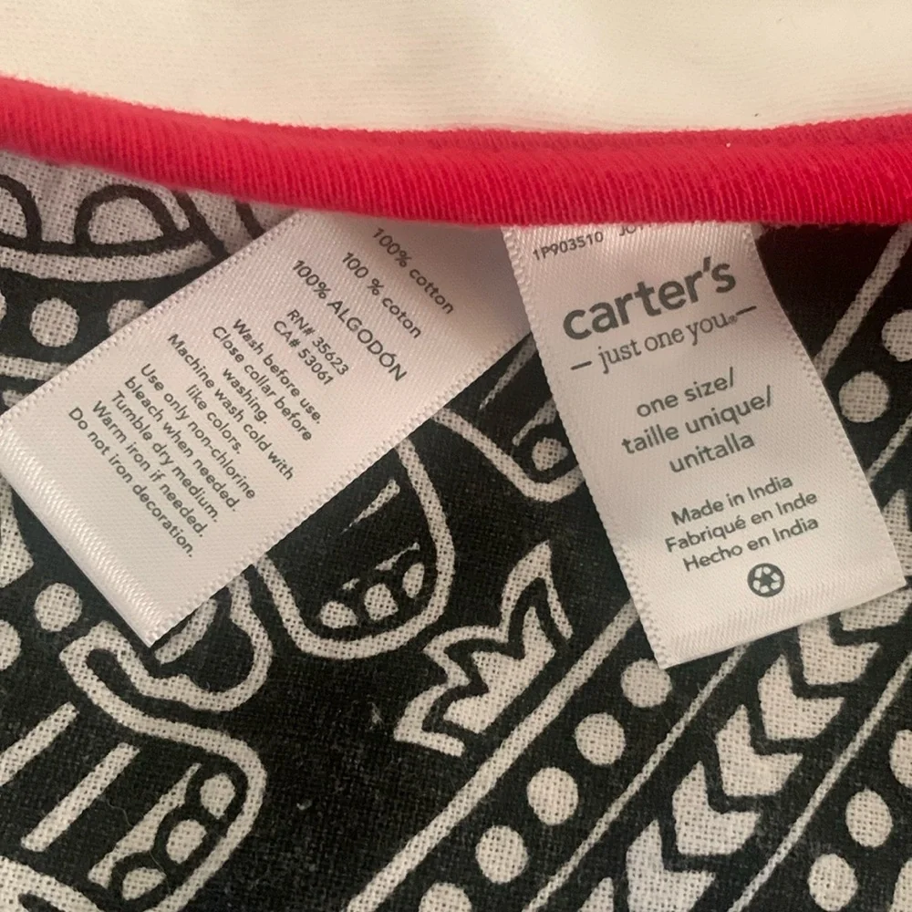 Carter’s Holiday Bib